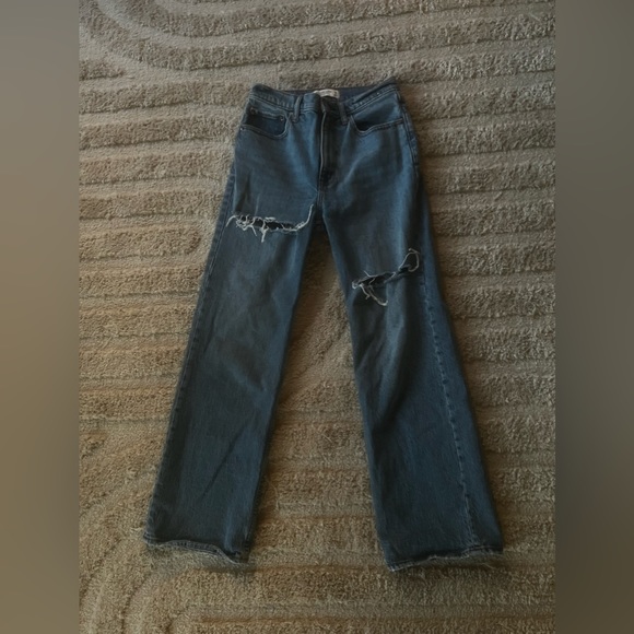 Abercrombie High Rise 90s Relaxed Jean - Picture 5 of 5